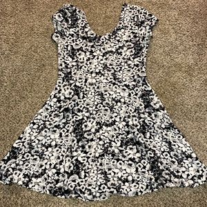 Women’s s/m 90’s Skater Dress